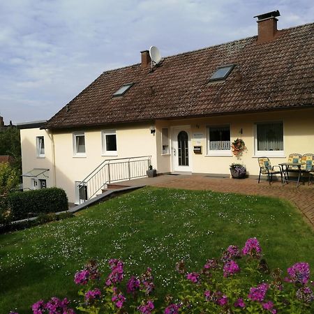 Flat In Polle Near The Forest Exterior photo