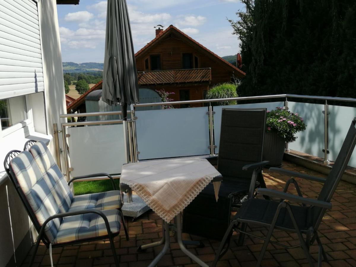 Flat In Polle Near The Forest Exterior photo